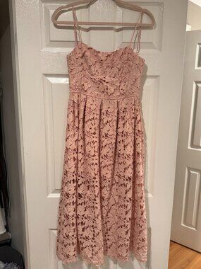 astr the label lace midi dress rose gold | Dresses | Astr Sonnet Puffsleeve In Sage Green Size Medium wedding dress with  ruffle skirt